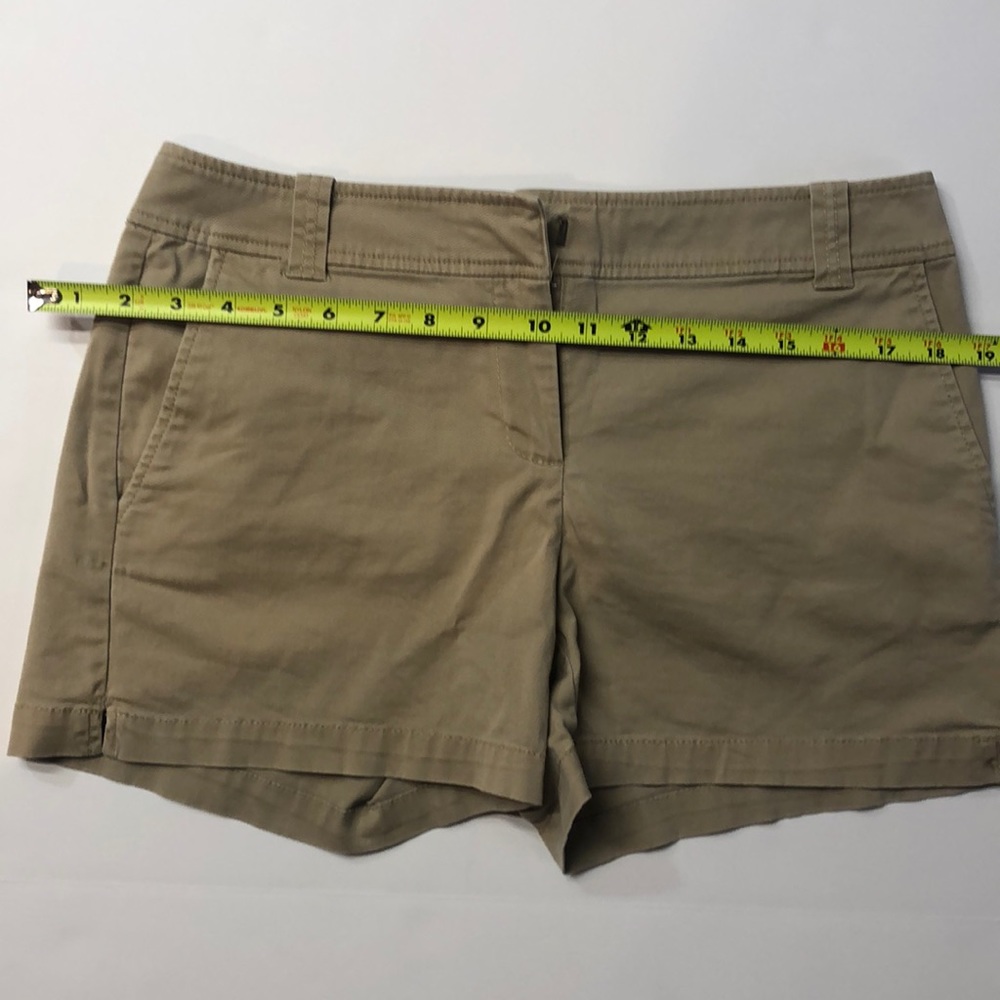 Women’s Khaki shorts size 4
